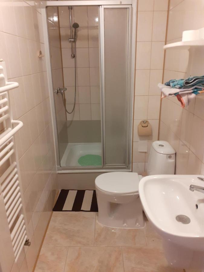 Wynajem Apartamentow I Pokoi. Apartment Ustronie Morskie Exterior foto
